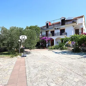 Bed&Breakfast Drage Frühstückspension
