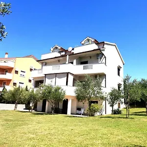 apartments-ana-medulin.pula-hotels.org/